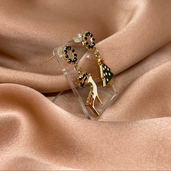 NWT Christmas Holiday Reindeer Christmas Tree Gold S925 Silver prong Earring - Picture 3 of 5